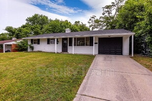 722 Castro Ln in Cincinnati, OH - Building Photo