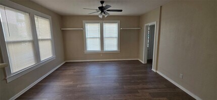 2109 Bernardo De Galvez Ave, Unit 2 in Galveston, TX - Building Photo - Building Photo