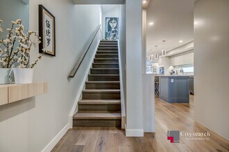 127-38a 38a Ave SW in Calgary, AB - Building Photo - Building Photo