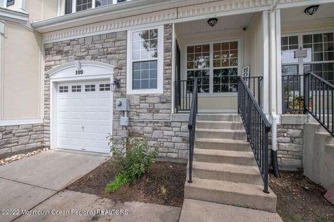 109 Brookfield Dr in Jackson Township, NJ - Building Photo - Building Photo