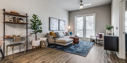 Luxia River East in Fort Worth, TX - Foto de edificio - Building Photo