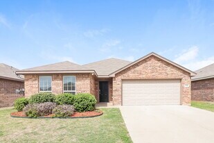 7648 Hollow Point Dr in Fort Worth, TX - Building Photo