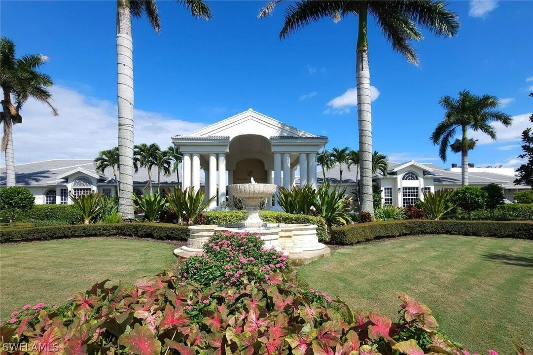 6828 Sterling Greens Dr in Naples, FL - Building Photo