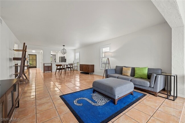 400 Misty Pines Cir in Naples, FL - Building Photo - Building Photo