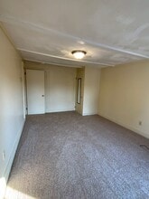 37 Railroad Ave in Manheim, PA - Building Photo - Building Photo