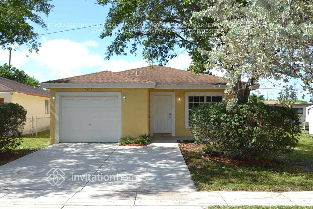 5419 Flagler St in Hollywood, FL - Building Photo