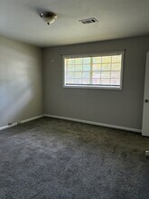 6425 Connell Rd in College Park, GA - Foto de edificio - Building Photo