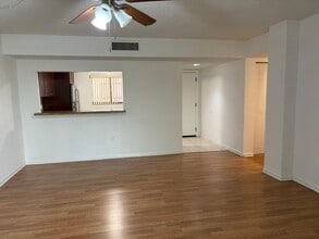 8400 SW 133rd Avenue Rd, Unit 308 in Miami, FL - Building Photo - Building Photo