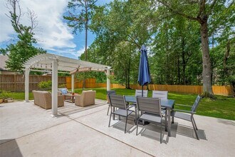 2405 Chantilly Ln in Conroe, TX - Building Photo - Building Photo