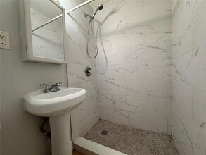 925 NE 17th Ave, Unit 5 in Fort Lauderdale, FL - Building Photo - Building Photo
