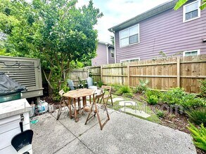 13 Nunan St in Charleston, SC - Building Photo - Building Photo