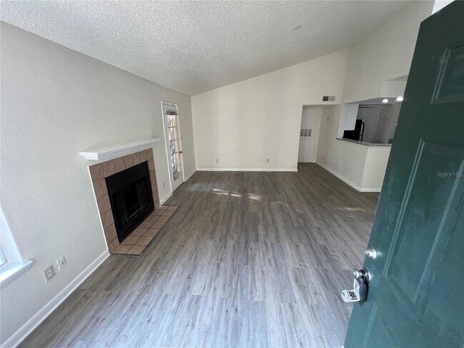 4200 Thornbriar Ln, Unit 208 in Orlando, FL - Building Photo - Building Photo
