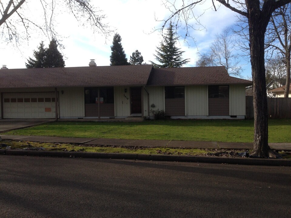 3905 Pam St in Eugene, OR - Building Photo