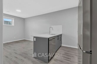 6006 Naden Landing NW in Edmonton, AB - Building Photo - Building Photo