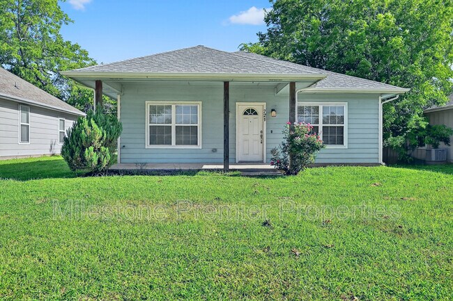property at 721 W Morton St