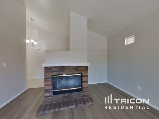 14806 Rosemary Dr in Victorville, CA - Building Photo - Building Photo