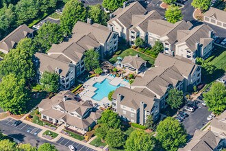 J 501 Estates in Durham, NC - Foto de edificio - Building Photo