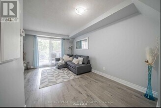 593-593 Kennedy Rd in Toronto, ON - Building Photo - Building Photo