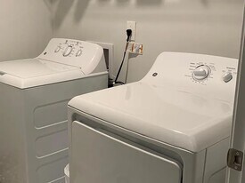 2347 Castle Keep Way in Atlanta, GA - Building Photo