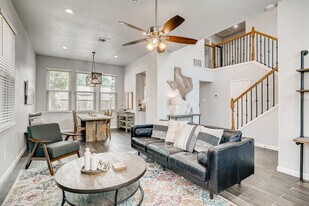 2201 Rosemary Ln in Round Rock, TX - Building Photo