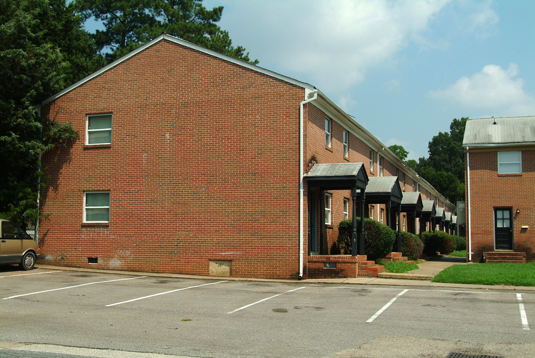 Remuda Crossing in Richmond, VA - Building Photo