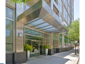 23 S 23rd St, Unit 2E in Philadelphia, PA - Building Photo - Building Photo