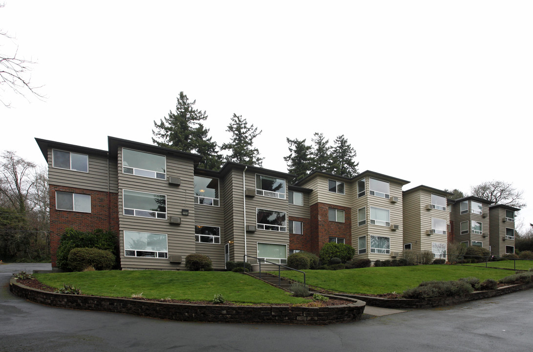 West Slope View in Portland, OR - Building Photo