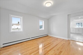 421 Salem St, Unit #4 in Medford, MA - Building Photo - Building Photo