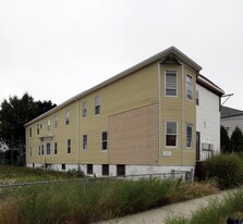 727 Belleville Ave in New Bedford, MA - Building Photo