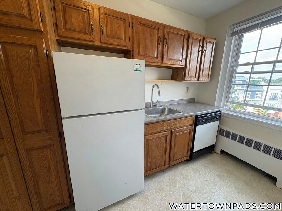 550 Belmont St in Watertown, MA - Foto de edificio