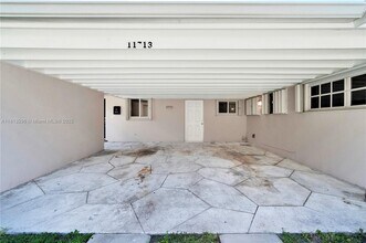 11713 SW 81st Rd in Miami, FL - Building Photo - Building Photo