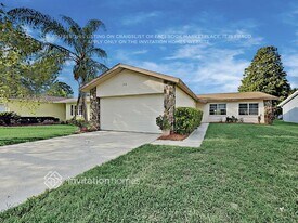 1730 Sutton Pl in Dunedin, FL - Building Photo