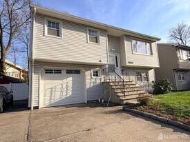 2460 Woodbridge Ave in Edison, NJ - Building Photo