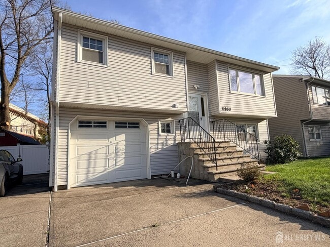 property at 2460 Woodbridge Ave