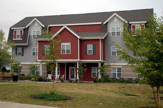 Maple Garden Apartments in Uniontown, PA - Building Photo - Building Photo