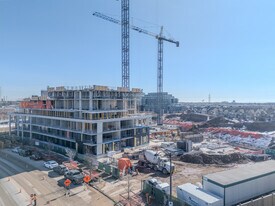 Realm Condos in Burlington, ON - Building Photo