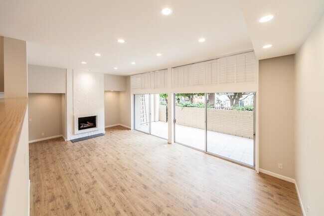 property at 5278 Lindley Ave