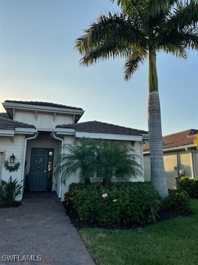 14607 Topsail Dr in Naples, FL - Building Photo