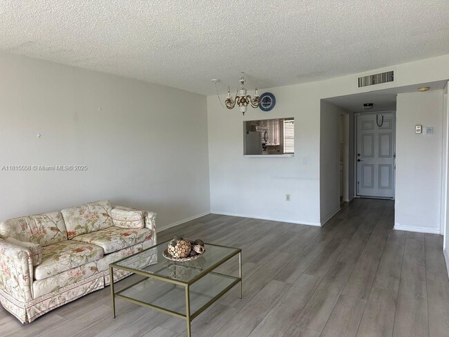 160 Turtle Lake Ct in Naples, FL - Building Photo - Building Photo