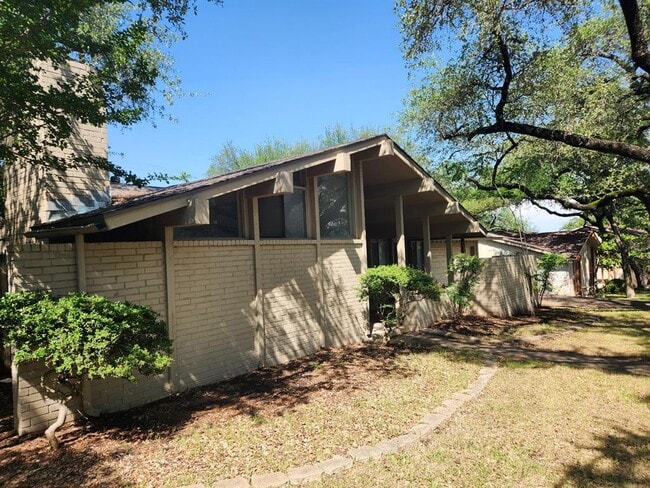 property at 4106 Greystone Dr