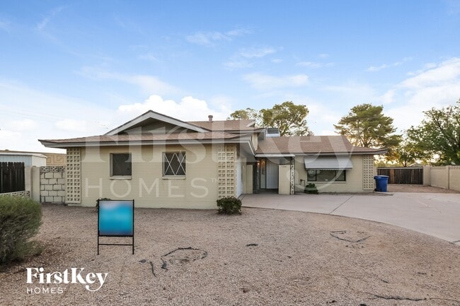 property at 4501 S Forest Ave