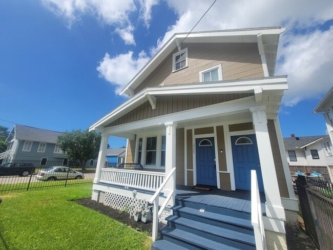 property at 2223 35th St