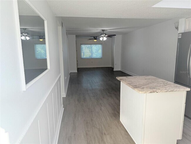 1524 Lakeview Rd in Clearwater, FL - Building Photo - Building Photo