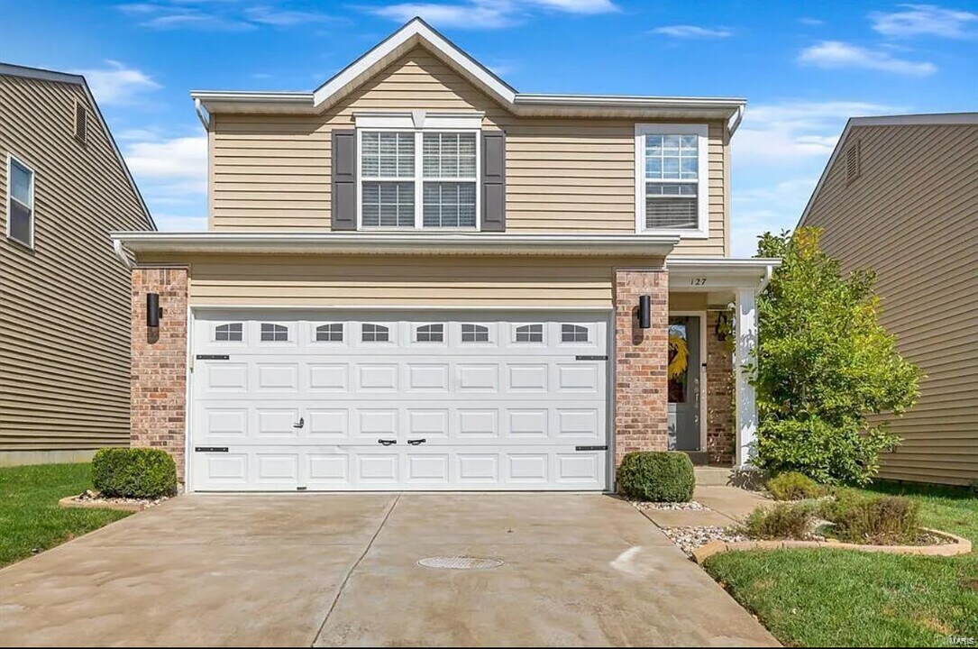 127 Cimarron Summit Way in Wentzville, MO - Building Photo