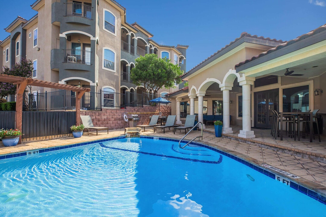The Palazzo in San Antonio, TX - Foto de edificio
