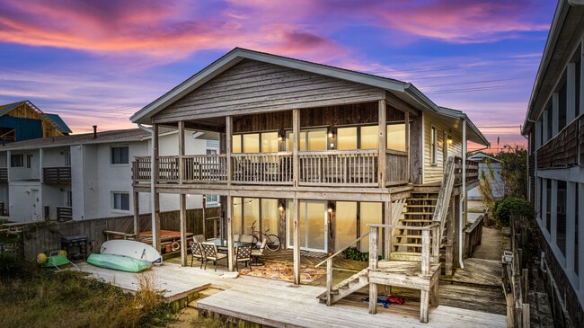 property at 582 W Ocean View Ave