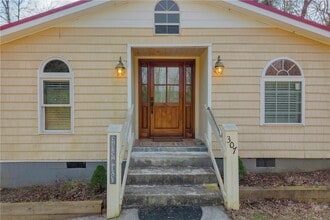 307 Moore Ave in Walhalla, SC - Building Photo - Building Photo