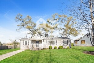 20 Watson Dr in Newnan, GA - Building Photo