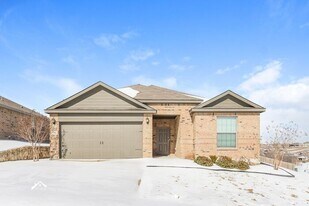 104 Holster Holw Rd in Newark, TX - Building Photo