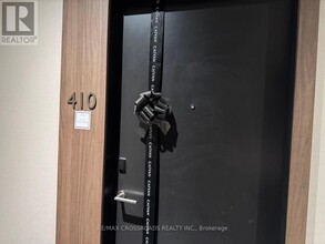2501-2501 Saw Whet Blvd. in Oakville, ON - Building Photo - Building Photo